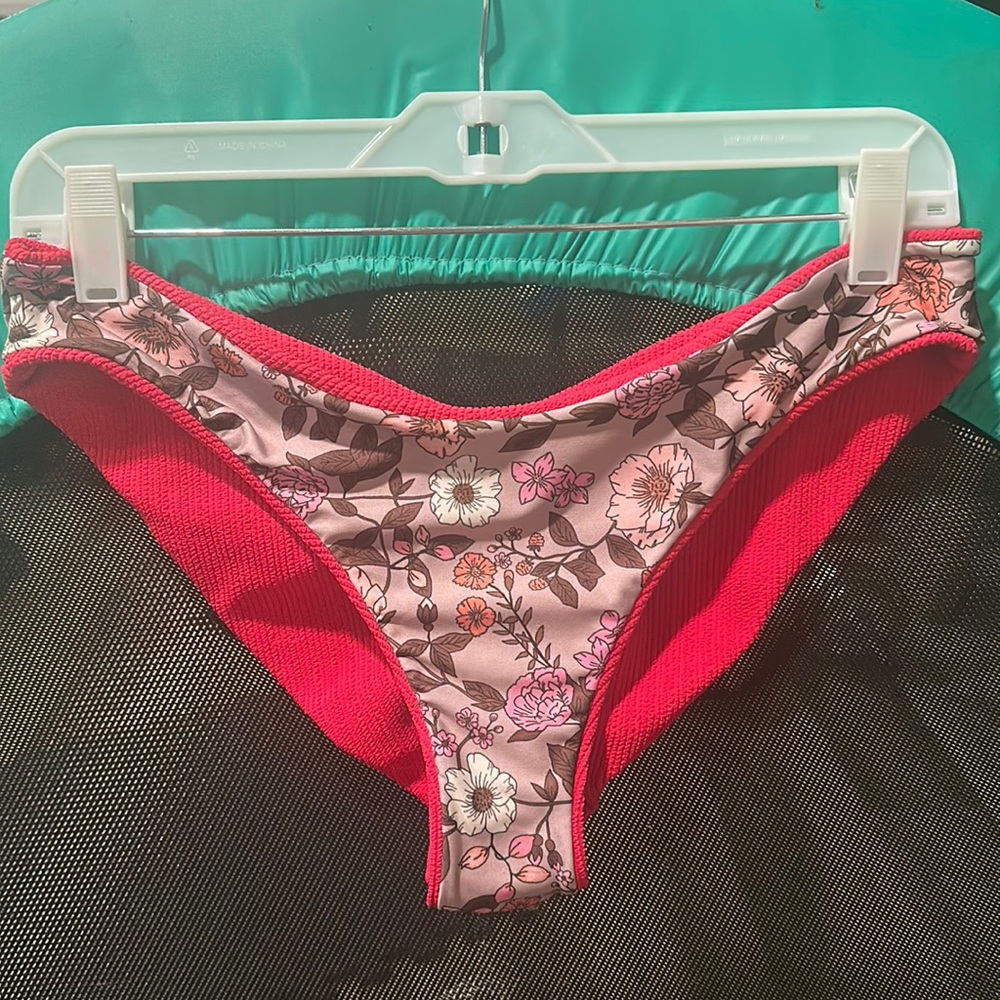 Never Worn.Reversible Bikini bottom.Ruched back.Low Rise.